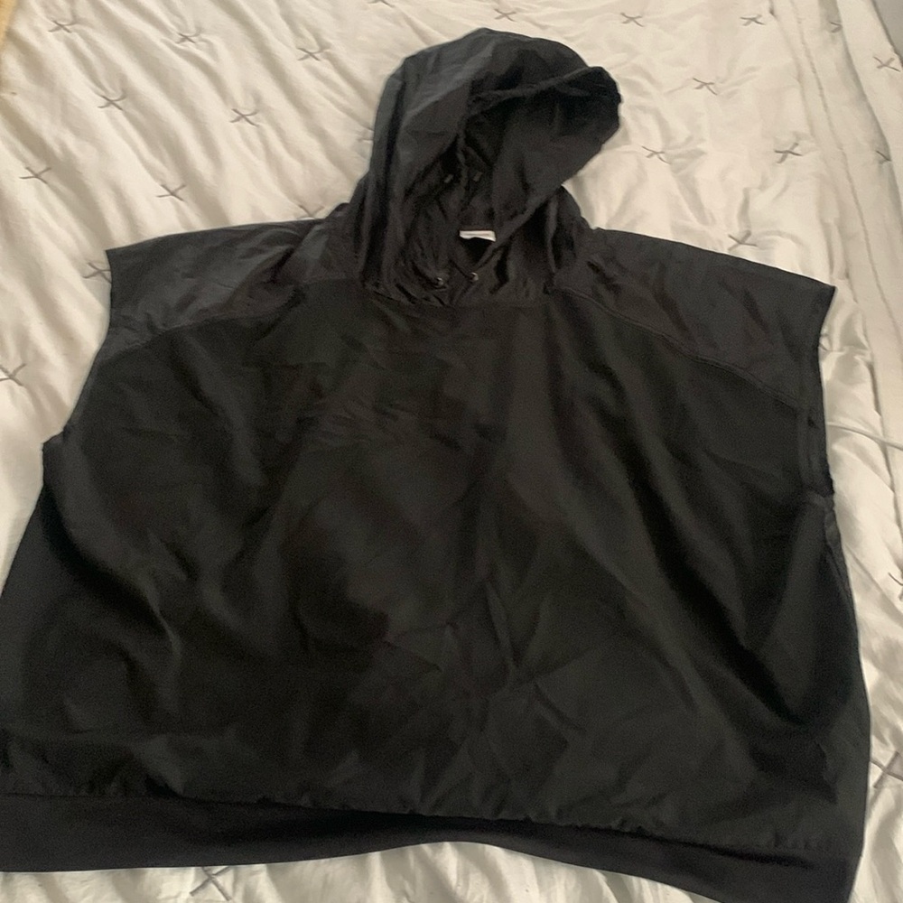 A jacket Avis black with hoodie XL. 16/18)